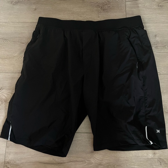 Kenneth Cole Lightweight Water Resistant Black Active Stretch Shorts - Picture 1 of 9